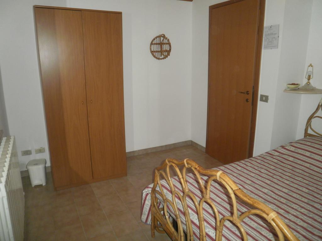B&B Isabella Numana Rum bild